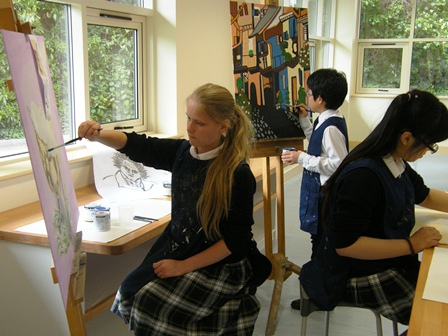 Children working in new art building at Foremarke Hall
